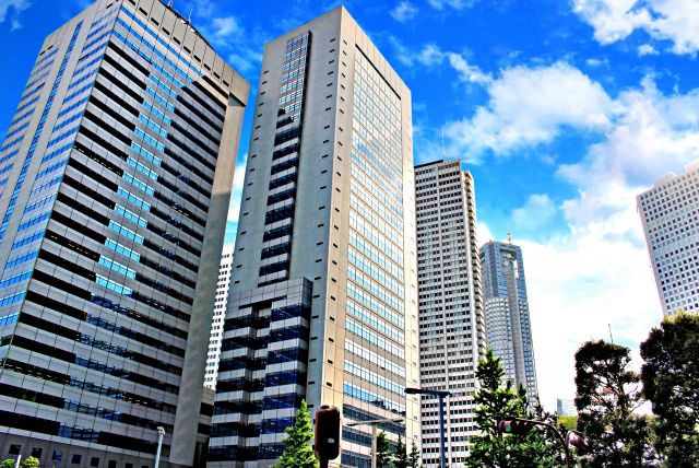 1-2 どのような会社が実施してるの?